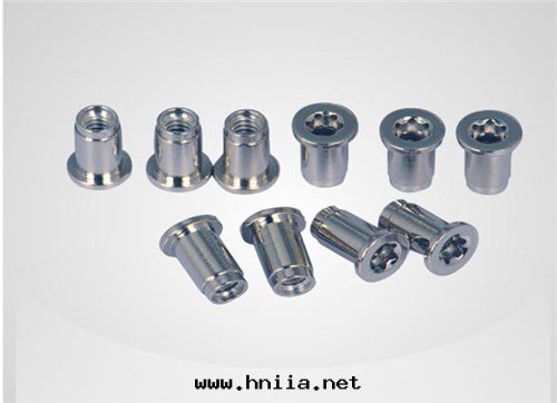 機(jī)箱(xiāng)螺母